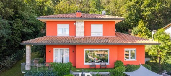 3 bedrooms Villa in Ranco, Italy No. 320292 2
