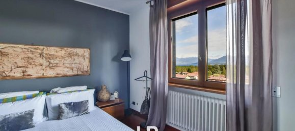 3 bedrooms Villa in Ranco, Italy No. 320292 21