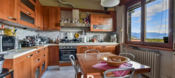 3 bedrooms Villa in Ranco, Italy No. 320292 16