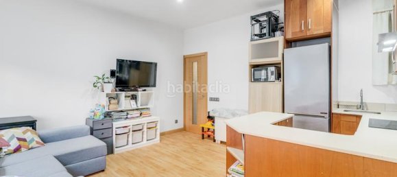 Apartamento de 2 dormitorios en Horta-Guinardó, Spain No. 165045 3
