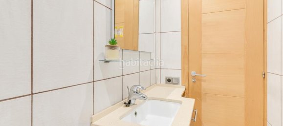 Apartamento de 2 dormitorios en Horta-Guinardó, Spain No. 165045 7