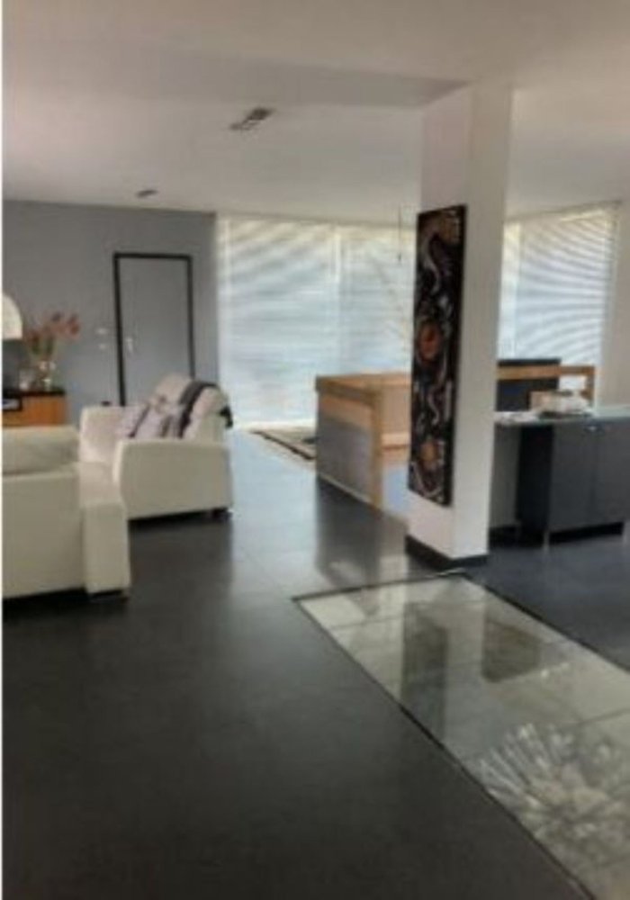 8 rooms Villa in Limbiate, Italy No. 6233