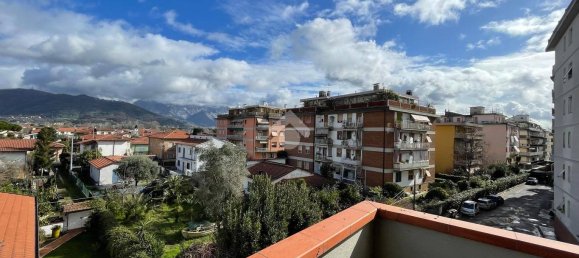 2 Schlafzimmer Wohnung in Carrara, Italy, Nr. 45636 4