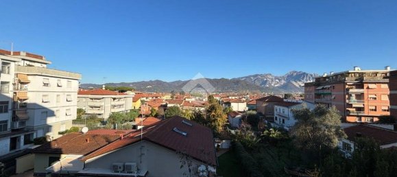 2 Schlafzimmer Wohnung in Carrara, Italy, Nr. 45636 8