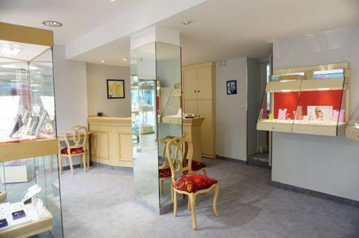 Bureau à Argentan, France 232m² No. 20538