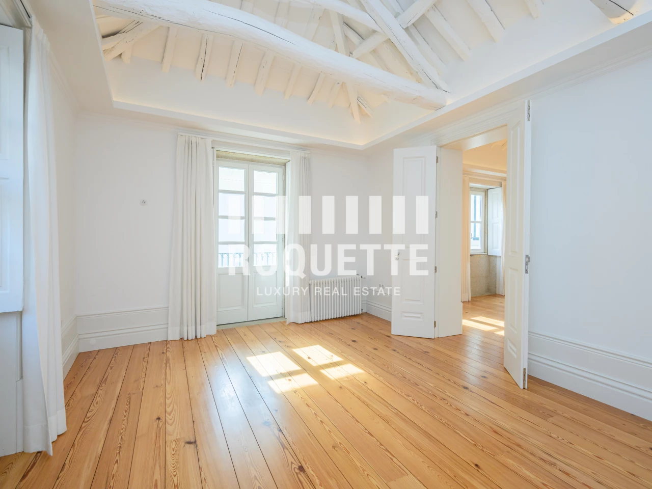 5 bedrooms House in Porto, Portugal No. 120131