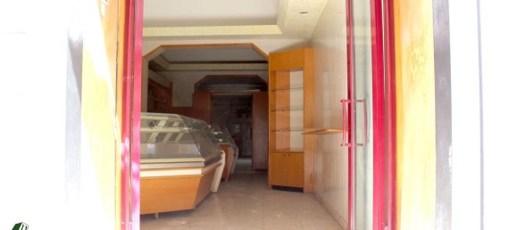 121m² Commercial property in Taranto, Italy No. 66939 10