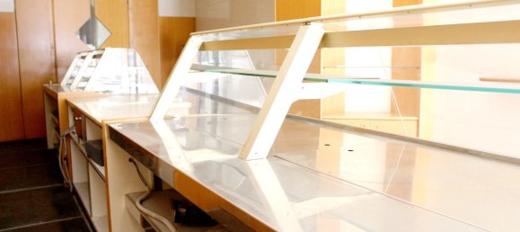 121m² Commercial property in Taranto, Italy No. 66939 5