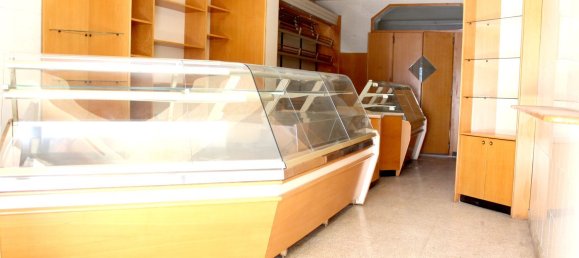 121m² Commercial property in Taranto, Italy No. 66939 2