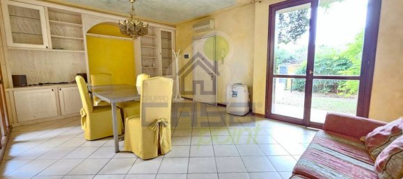 3 bedrooms Villa in Lonato del Garda, Italy No. 279133 4