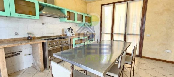 3 bedrooms Villa in Lonato del Garda, Italy No. 279133 6