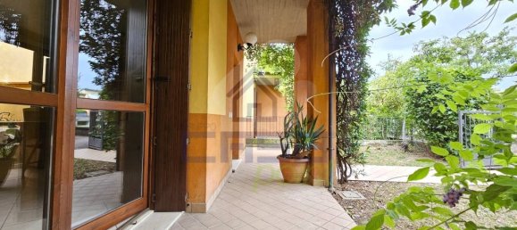 3 bedrooms Villa in Lonato del Garda, Italy No. 279133 8
