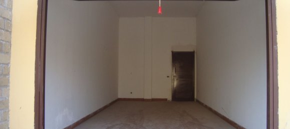 Гараж 36м² в Риньяно Фламинио, Италия № 144345 3