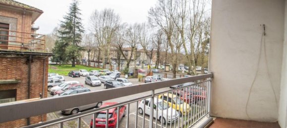 4 rooms Apartment in Rieti, Italy No. 16413 5