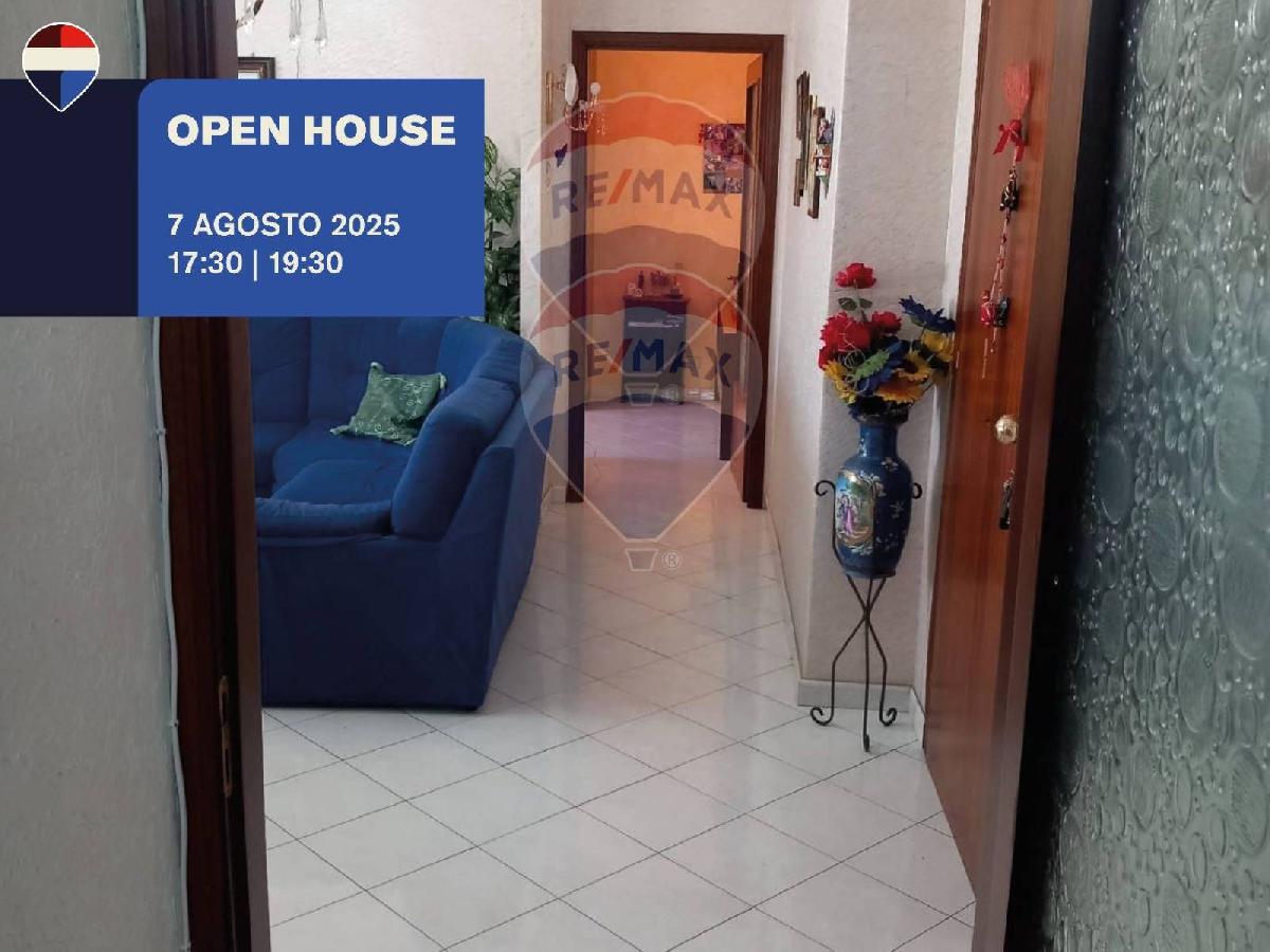 3 bedrooms Apartment in Catania, Italy No. 260394