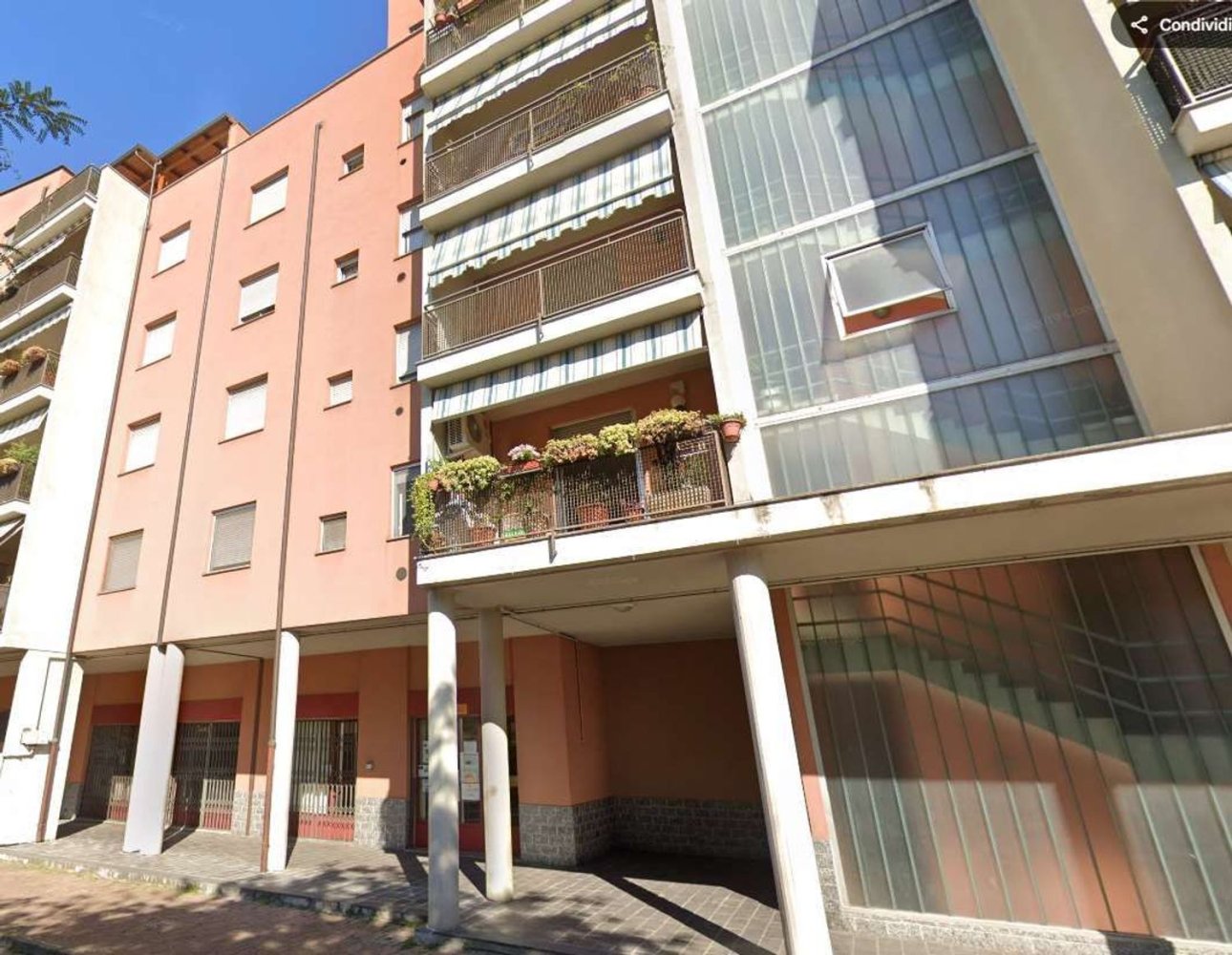 3 rooms Apartment in Brugherio, Italy No. 2738