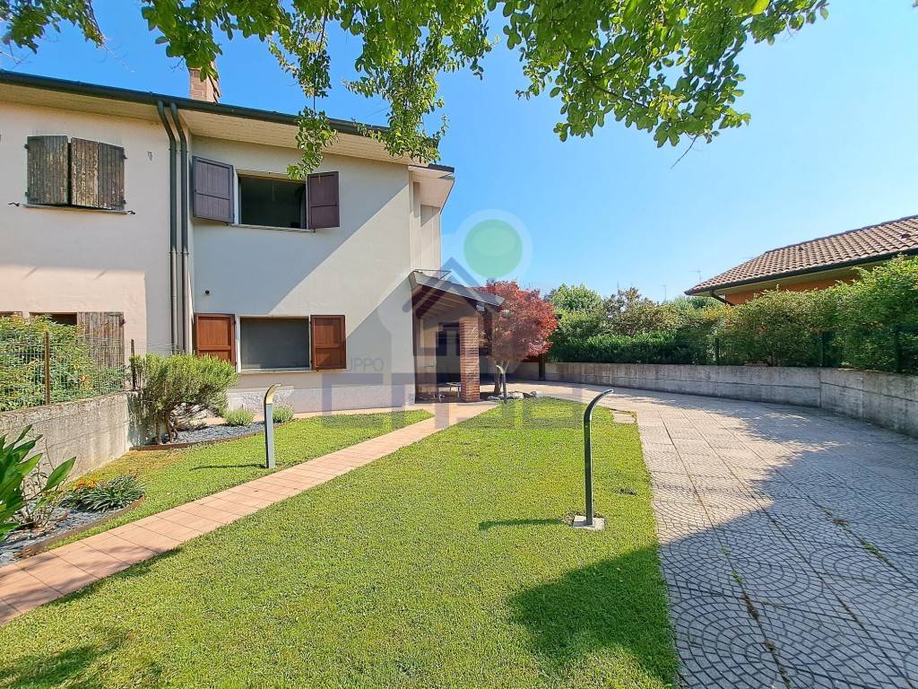 3 غرف نوم فيلا في Malagnino, Italy رقم 273555