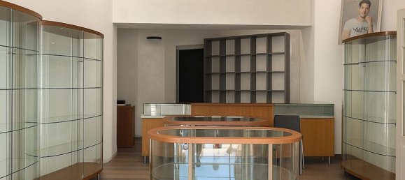 50m² Commercial property in Syracuse, Italy No. 343397 5