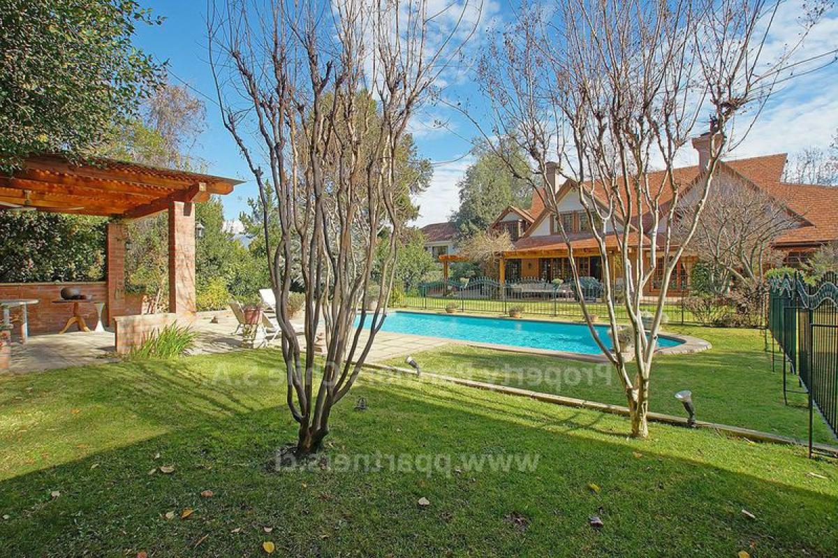 6 bedrooms House in Santiago, Chile No. 4184