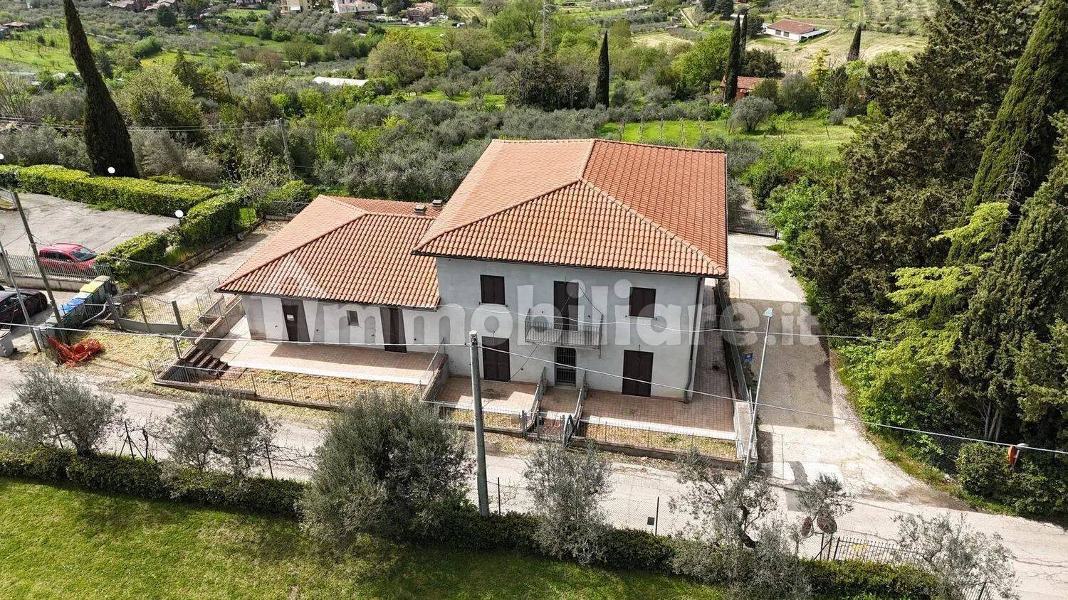 4 bedrooms Apartment in Perugia, Italy No. 352778