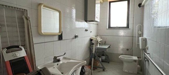 140m² Office in Nola, Italy No. 85669 9