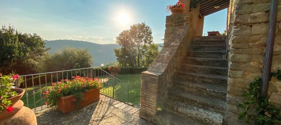 10 rooms House in Lisciano Niccone, Italy No. 58026 7