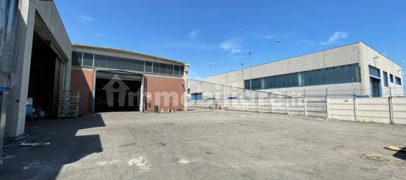 Склад с 4 комнатами в Гарбаньяте Миланезе, Италия № 81510 28