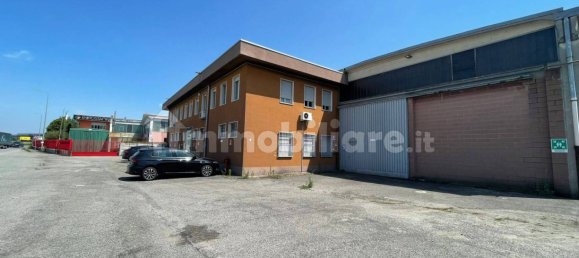 Склад с 4 комнатами в Гарбаньяте Миланезе, Италия № 81510 7