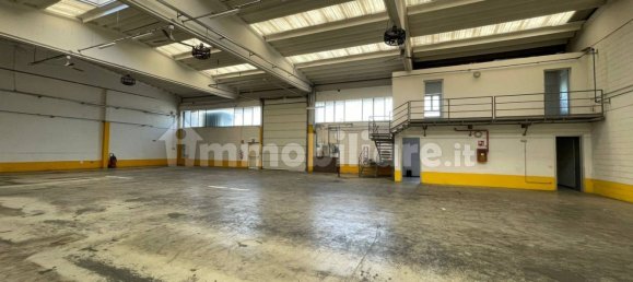 Склад с 4 комнатами в Гарбаньяте Миланезе, Италия № 81510 6