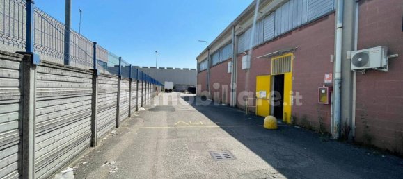 Склад с 4 комнатами в Гарбаньяте Миланезе, Италия № 81510 15