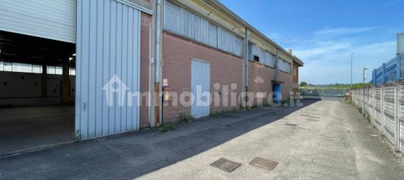 Склад с 4 комнатами в Гарбаньяте Миланезе, Италия № 81510 12