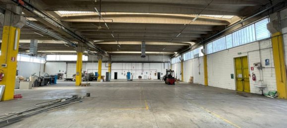 Склад с 4 комнатами в Гарбаньяте Миланезе, Италия № 81510 10