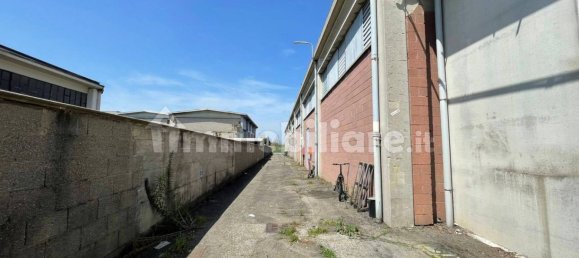 Склад с 4 комнатами в Гарбаньяте Миланезе, Италия № 81510 20