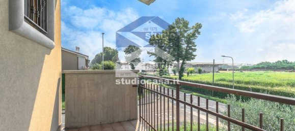 3 Schlafzimmer Haus in Dalmine, Italy, Nr. 349729 3