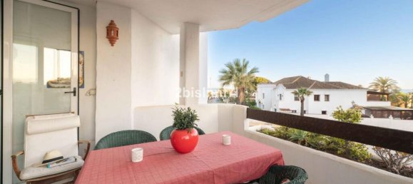 Apartamento de 3 dormitorios en Marbella, Spain No. 190890 2