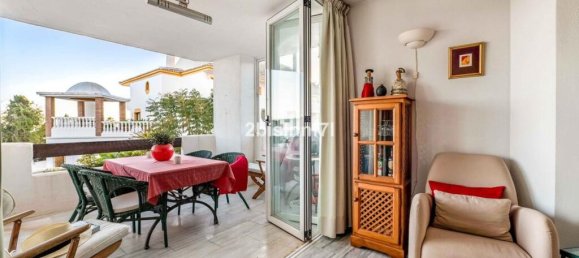 Apartamento de 3 dormitorios en Marbella, Spain No. 190890 3