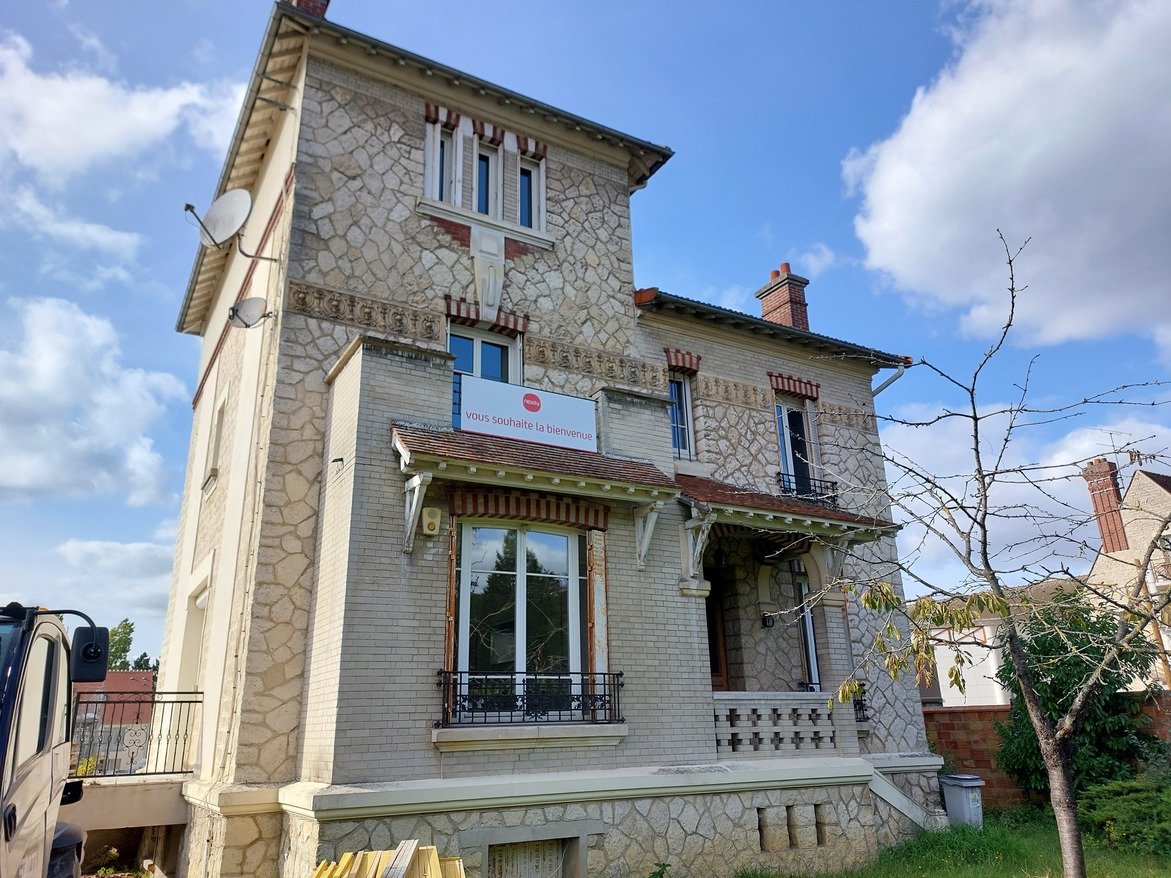 6 bedrooms House in Lamorlaye, France No. 90047
