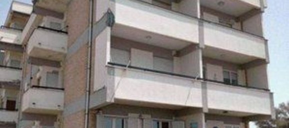 3 rooms Apartment in Latina, Italy No. 101011 13