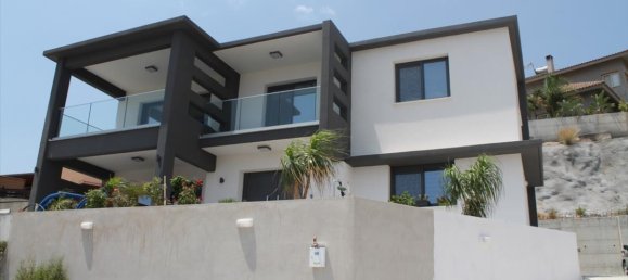 3 bedrooms Villa in Limassol, Cyprus No. 1791 2