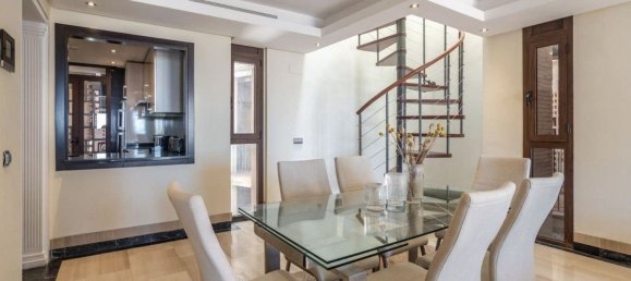 2 bedrooms Penthouse in Estepona, Spain No. 51477 17