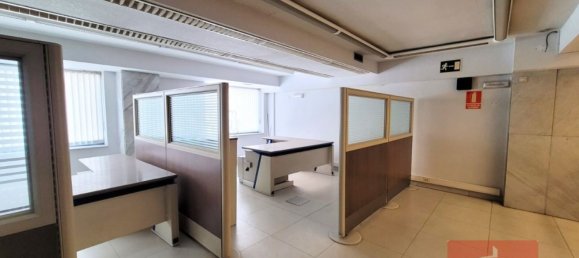 337m² Commercial property in Santander, Spain No. 88991 3