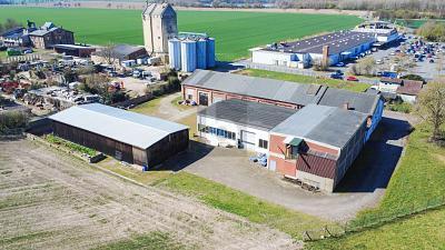 Propiedad comercial de 5 habitaciónes en Peine, Germany No. 220693