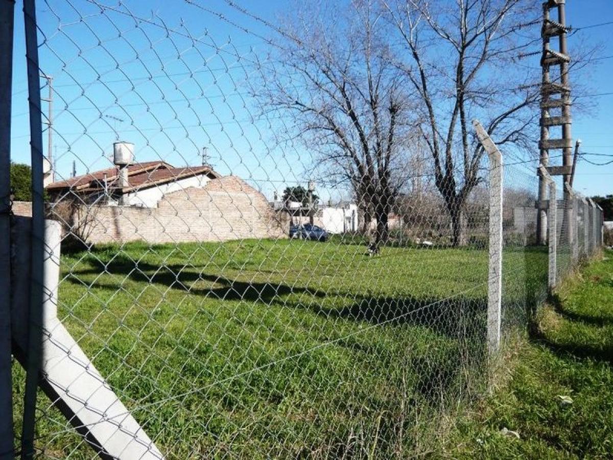 Земельный участок в Эстебан Эчеверрия, Аргентина № 37463