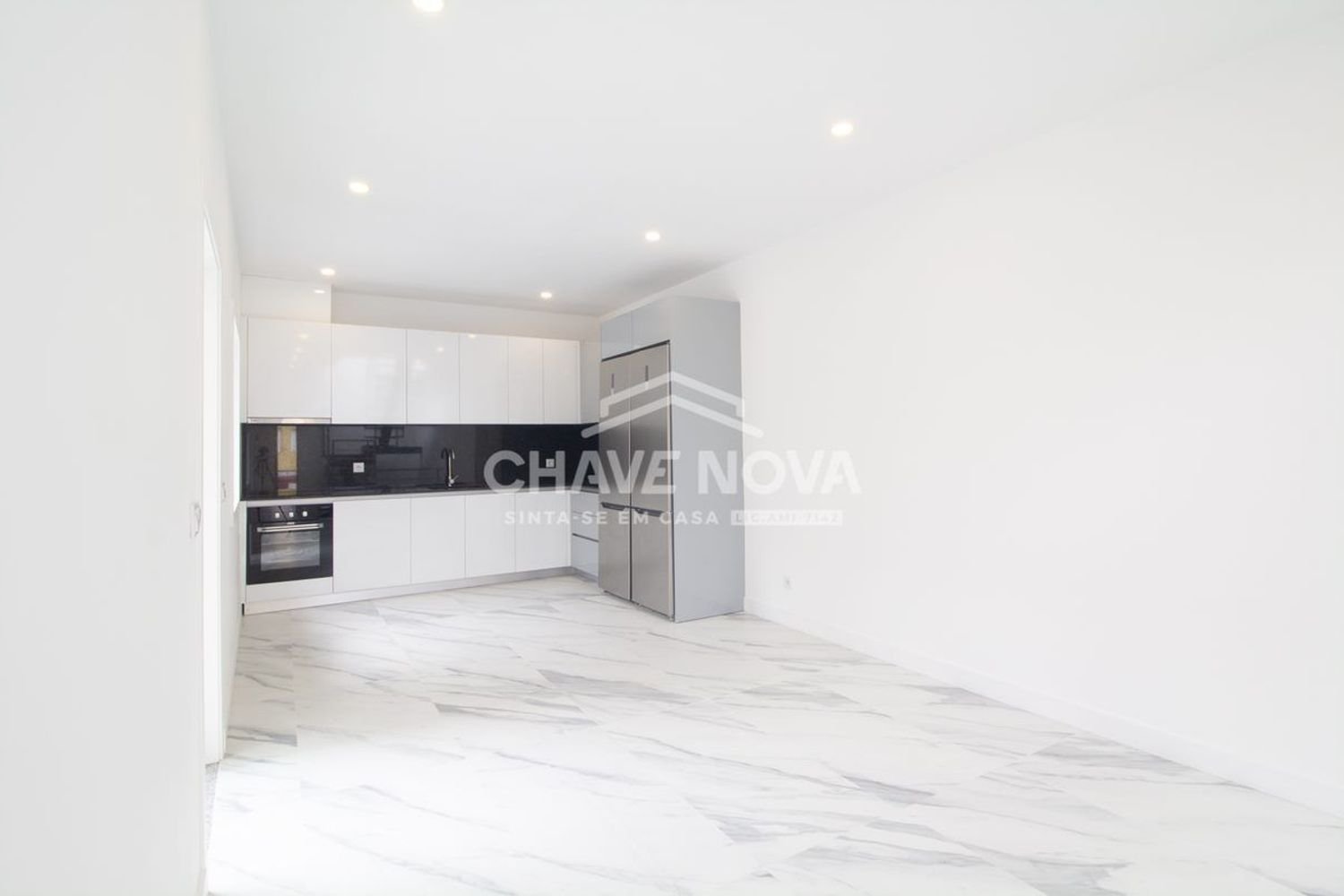 Дом с 3 спальнями в Порту, Португалия № 218158