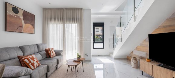 3 غرف نوم فيلا في Torrevieja, Spain رقم 158926 26