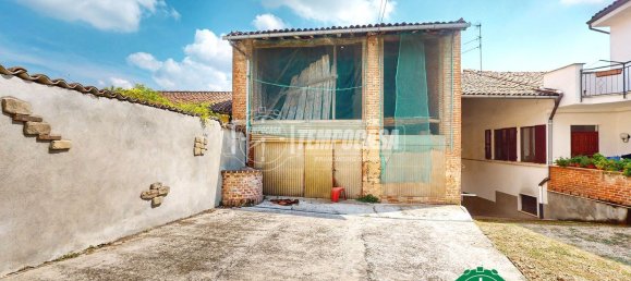 3 bedrooms House in San Salvatore Monferrato, Italy No. 363976 3