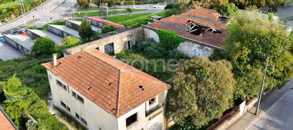 4 bedrooms House in Porto, Portugal No. 105880 2