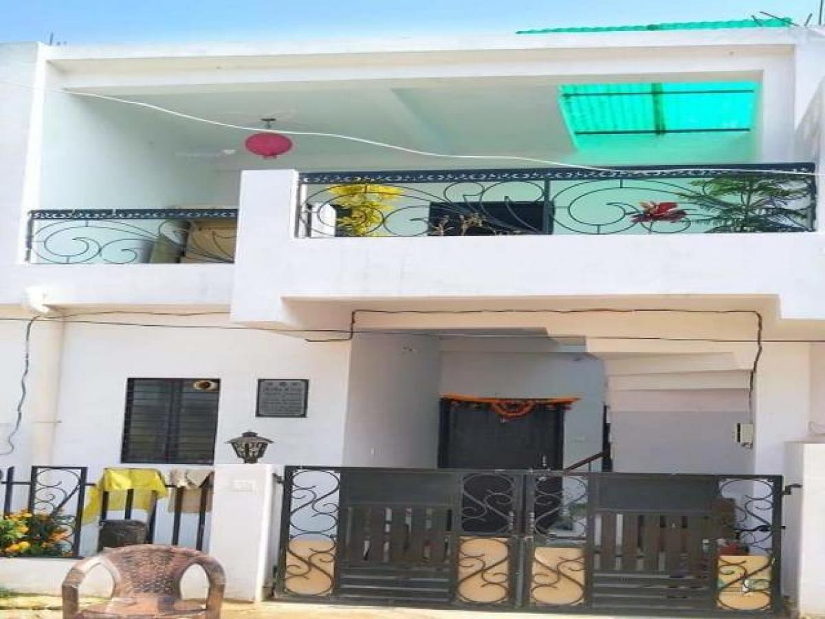 3 bedrooms House in Lucknow, India No. 16013