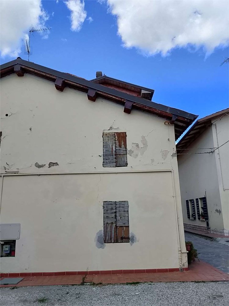 7 rooms House in San Prospero, Italy No. 295681