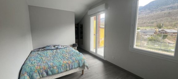 4 bedrooms Apartment in Vaulnaveys-le-Haut, France No. 201050 6